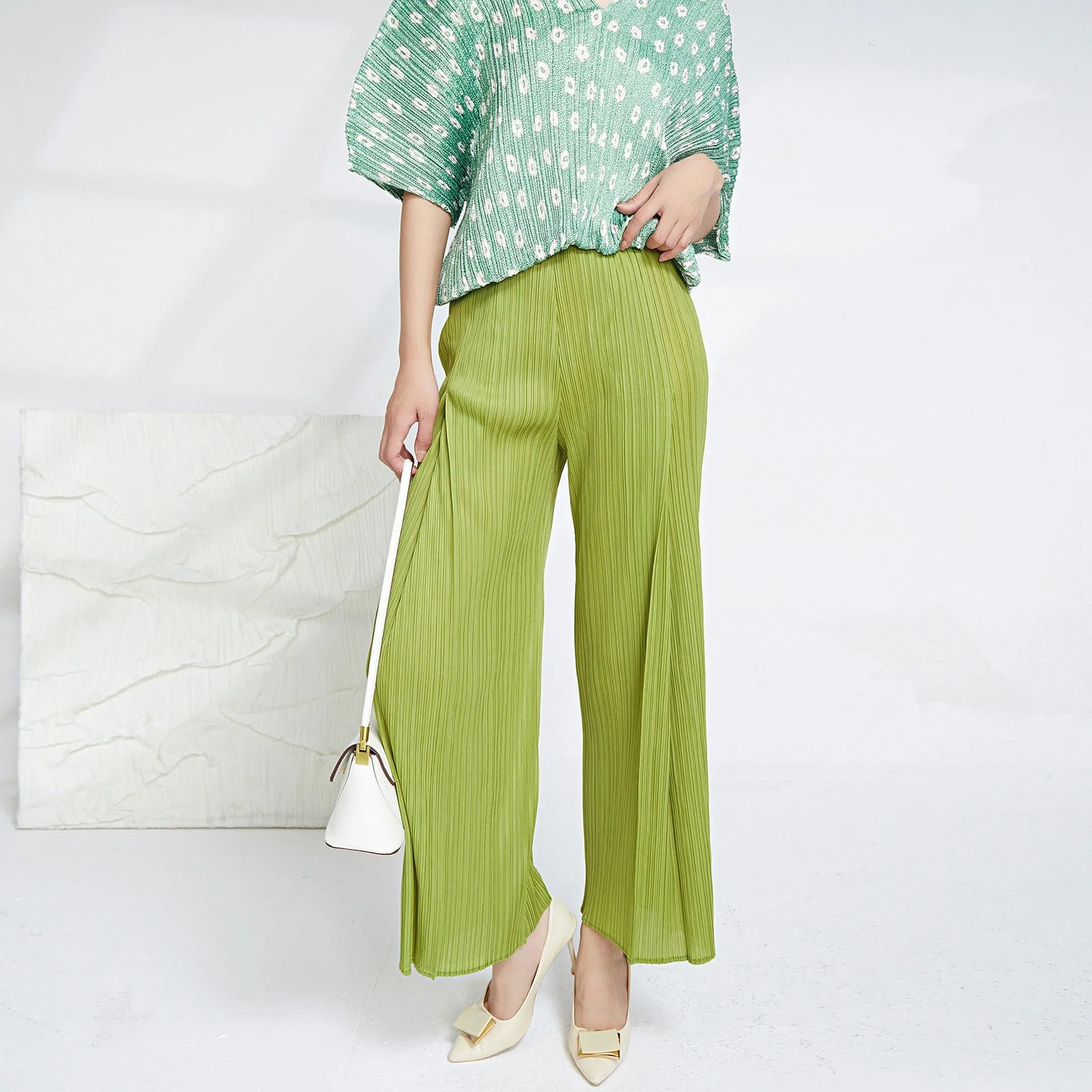 2025 Casual pants women's nine-point pants spring and summer new high-end pleated pants loose straight high-waisted thin wide-leg pants