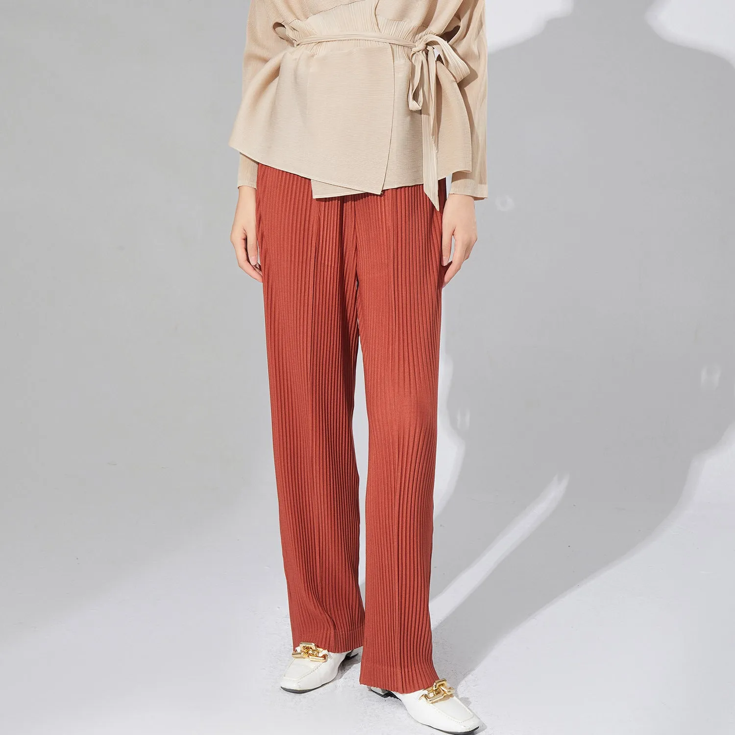 2025 Folded wide-leg pants women's high waist drape  autumn new Miyake loose straight pants casual solid color trousers