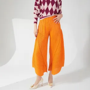 2025 Miyake casual pants women's clothing factory supply elastic waist loose and thin wide-leg pants drape pleated special-shaped pants