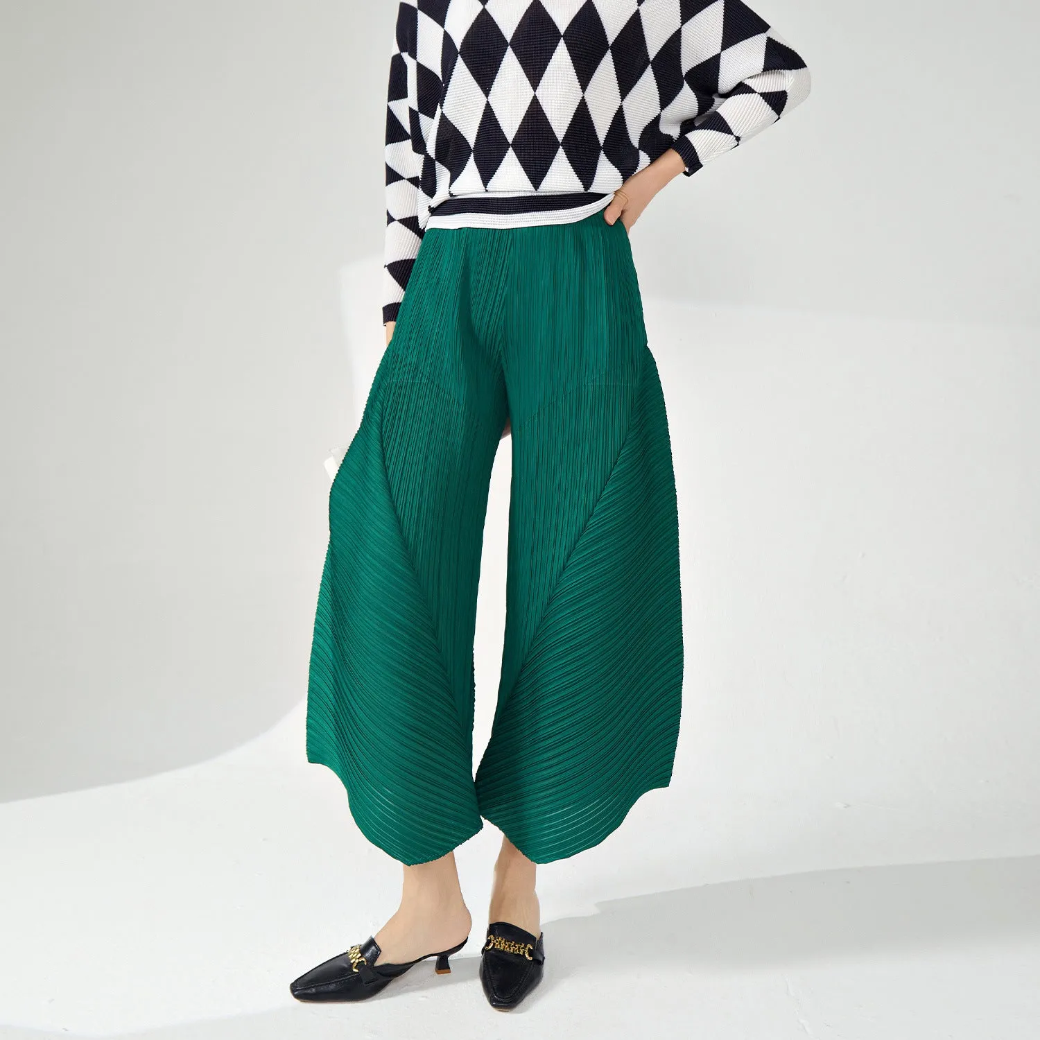 2025 Miyake casual pants women's clothing factory supply elastic waist loose and thin wide-leg pants drape pleated special-shaped pants