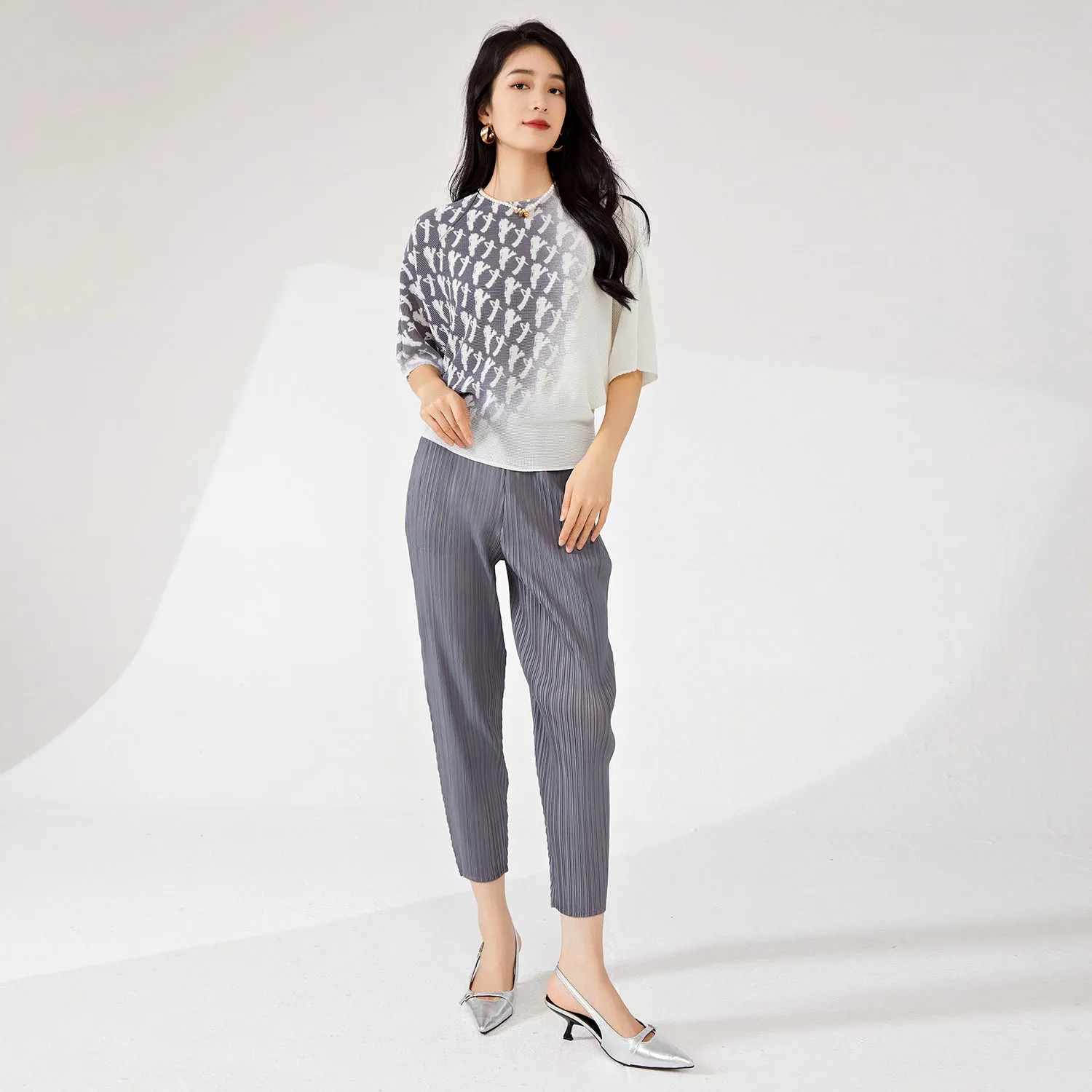 2025 Miyake Women's Spring Women's Small Casual Pants Elastic Waist High-end Simple Versatile Nine-Point Pants Folded Harlan Pants
