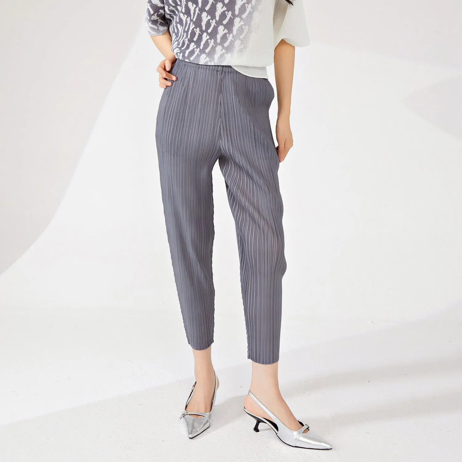 2025 Miyake Women's Spring Women's Small Casual Pants Elastic Waist High-end Simple Versatile Nine-Point Pants Folded Harlan Pants