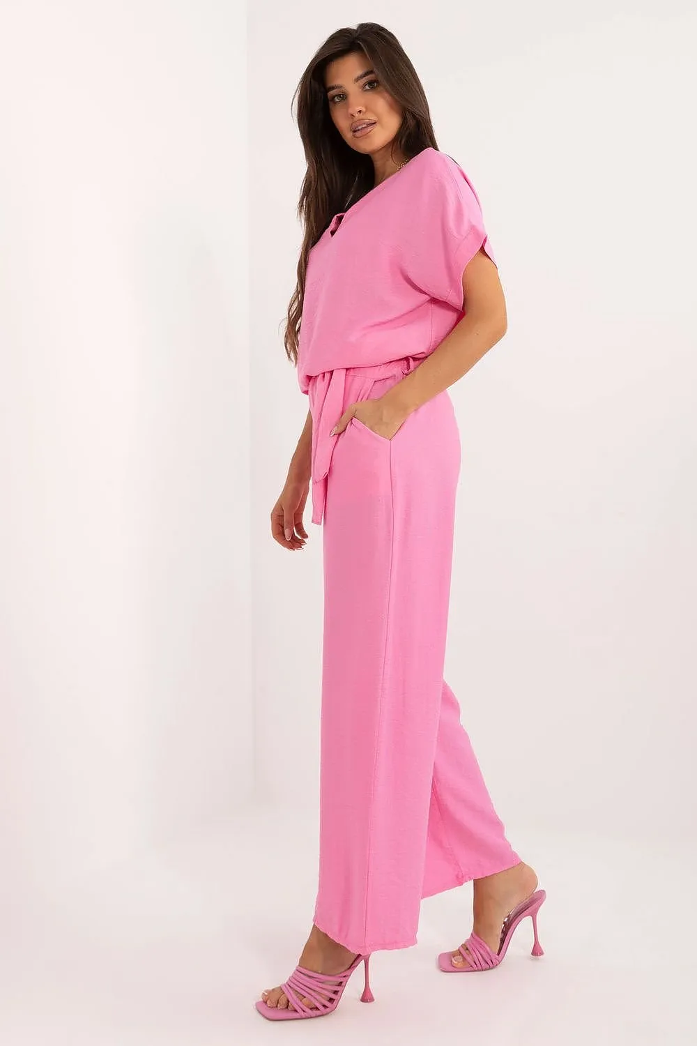 Casual set consisting of a blouse and pants