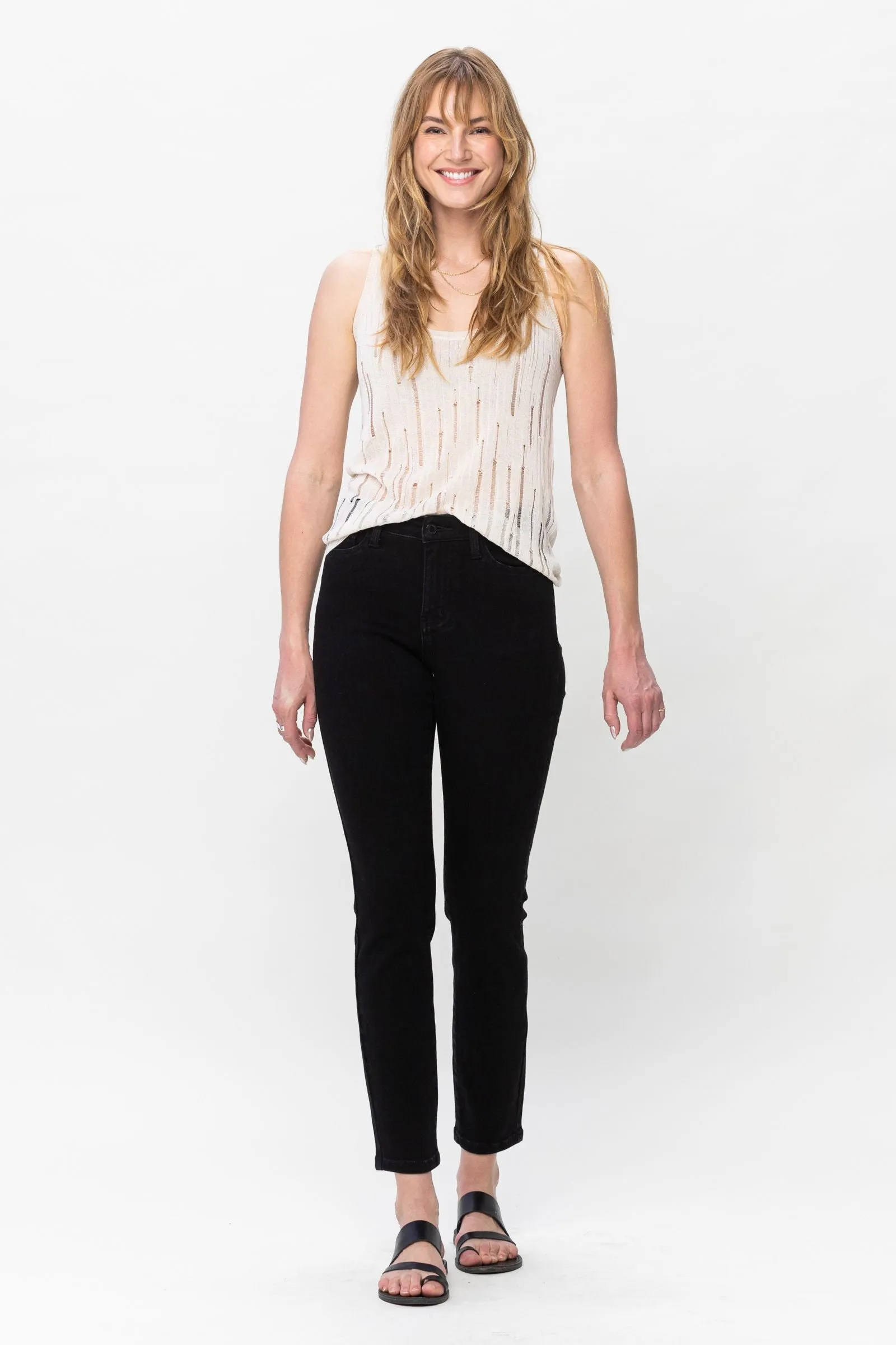 Judy Blue || Kara Mid-Rise Black Slim Fit Jean