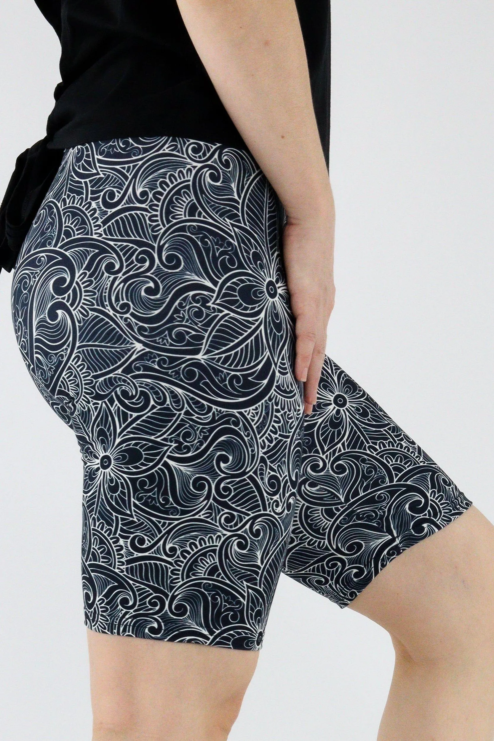 Monochrome Paisley - Casual - Long Shorts