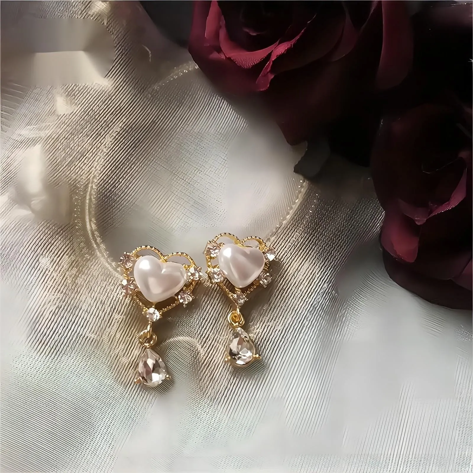 Trendy Dangling Rhinestone CZ Inlaid Pearl Heart Earrings