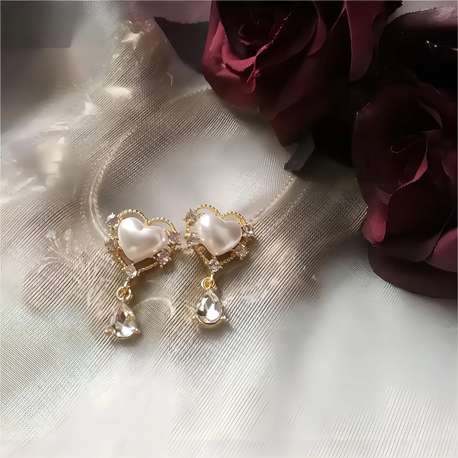 Trendy Dangling Rhinestone CZ Inlaid Pearl Heart Earrings