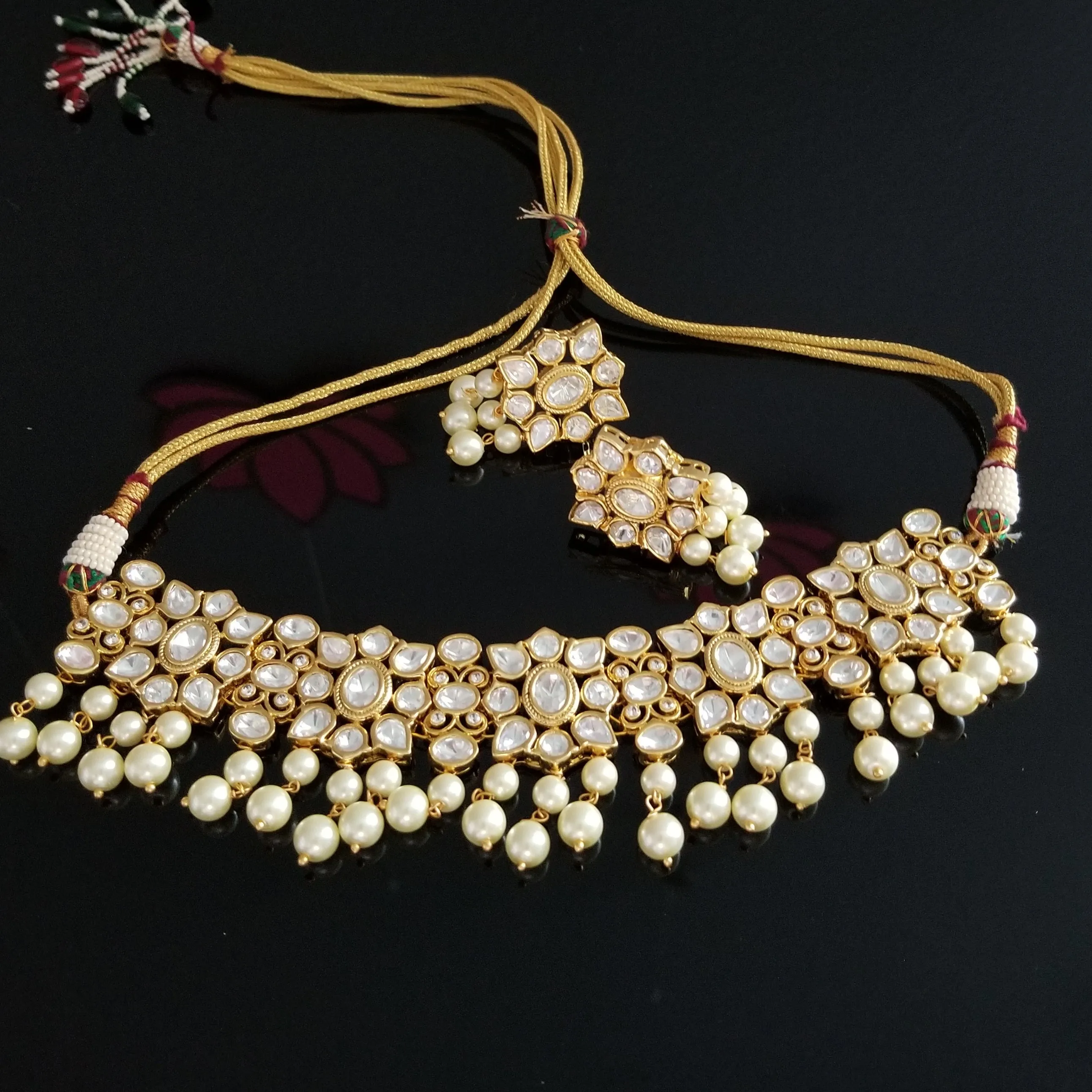 Trendy Silver Foiled Kundan Necklace Set T33
