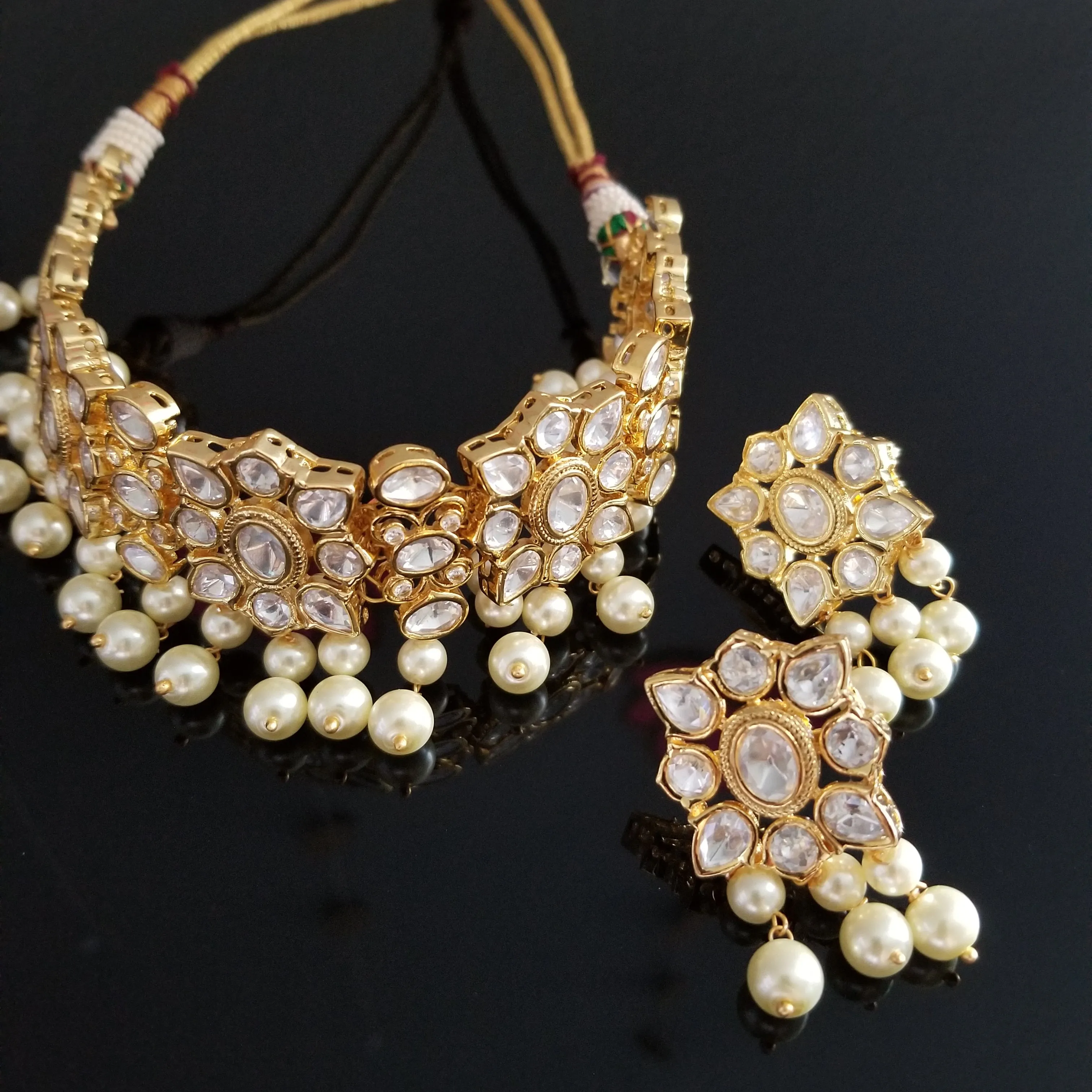 Trendy Silver Foiled Kundan Necklace Set T33