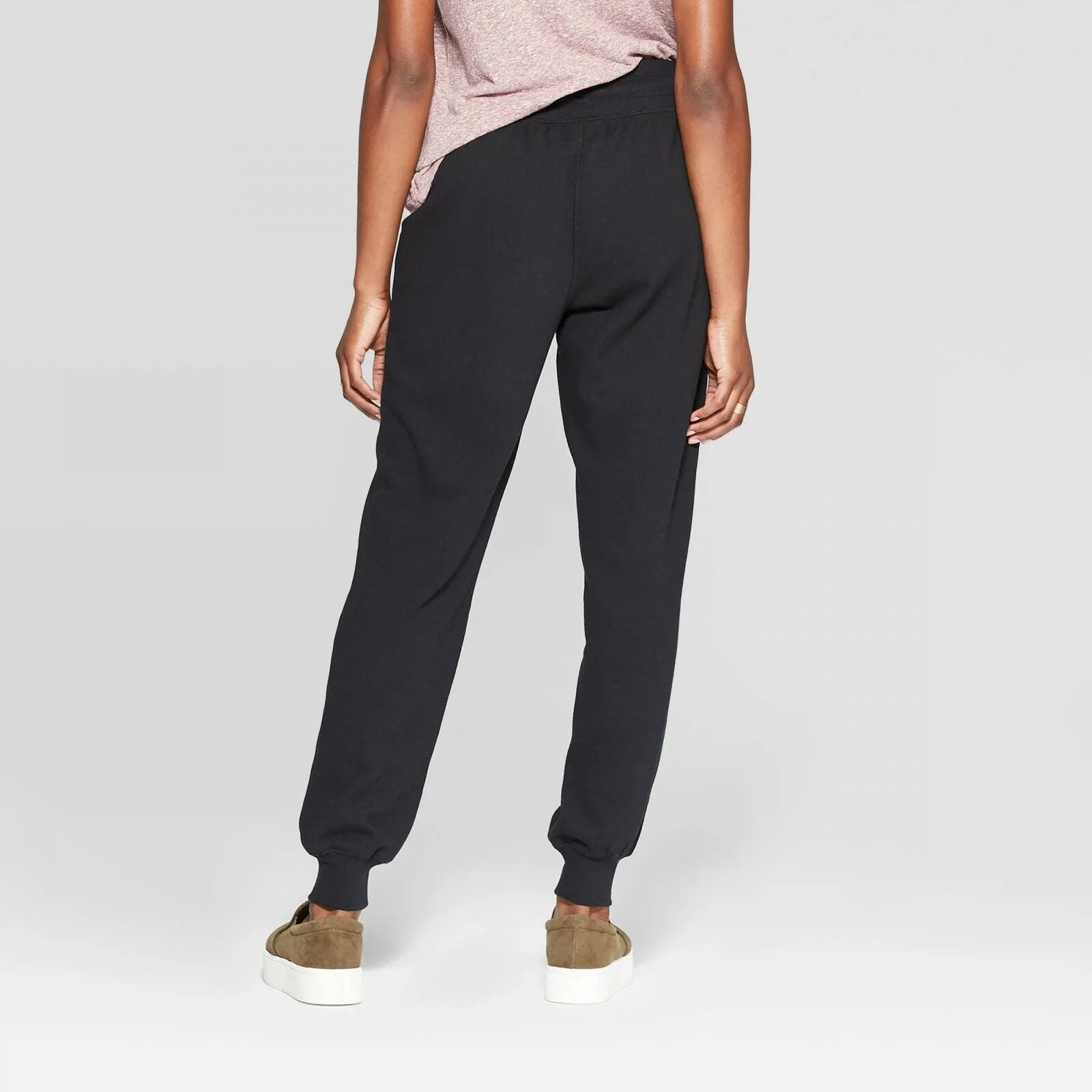 Universal Thread Women's Mid-Rise Regular Fit Fleece Jogger Sweatpants